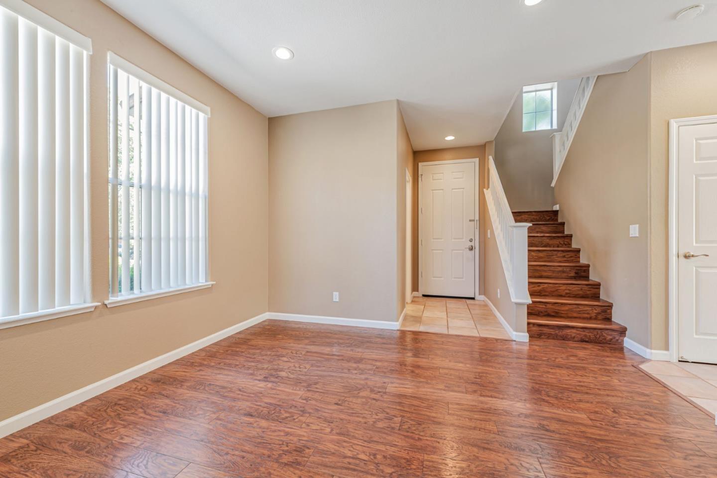 Detail Gallery Image 11 of 54 For 2829 Rubino Cir, San Jose,  CA 95125 - 4 Beds | 2/1 Baths
