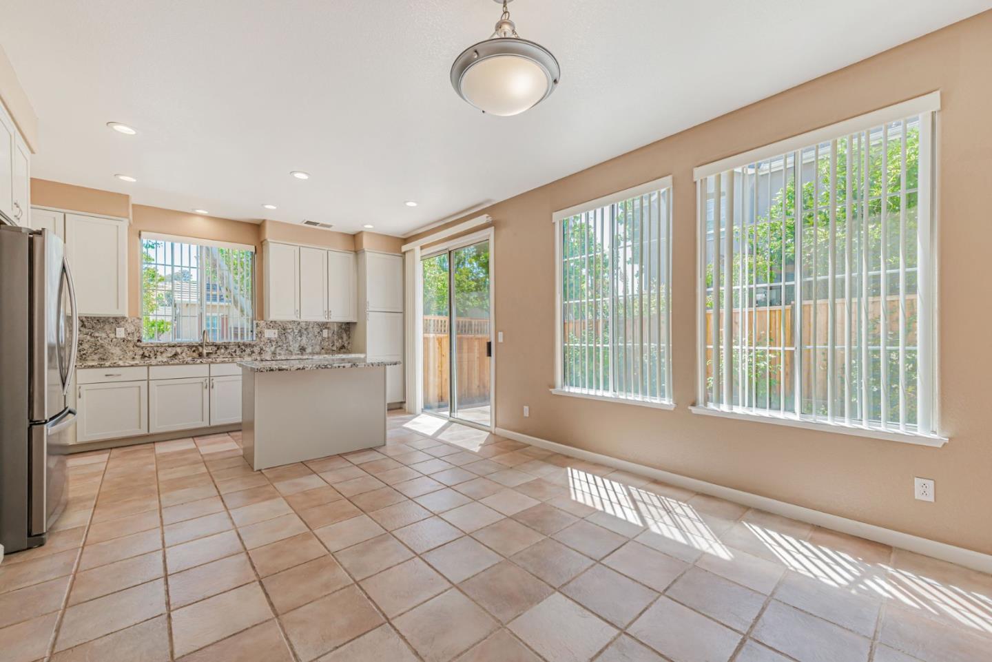 Detail Gallery Image 13 of 54 For 2829 Rubino Cir, San Jose,  CA 95125 - 4 Beds | 2/1 Baths