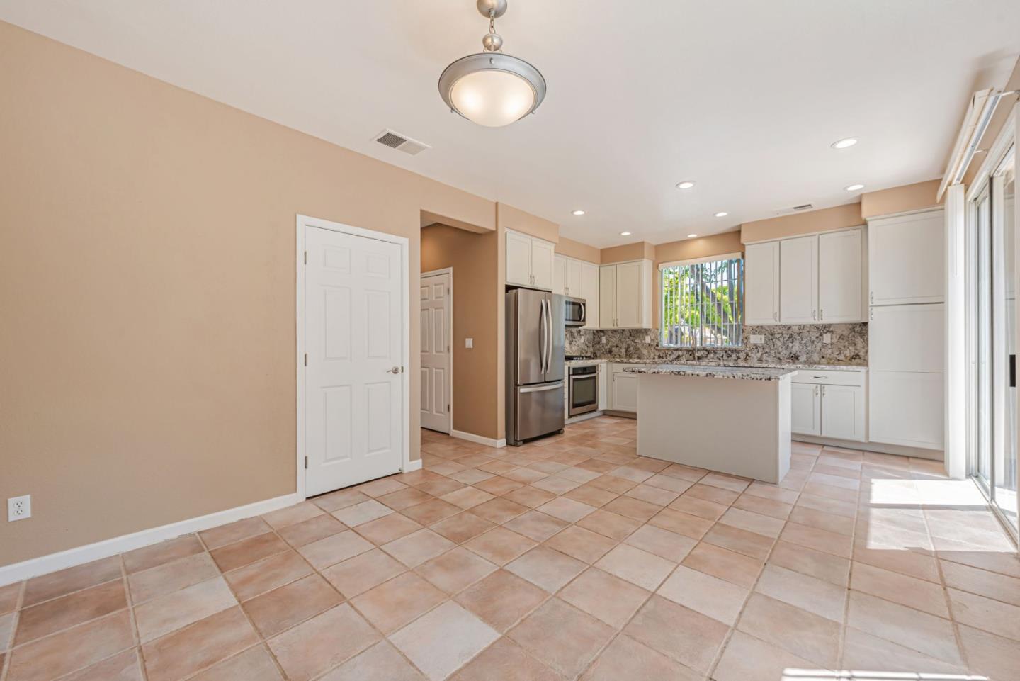 Detail Gallery Image 20 of 54 For 2829 Rubino Cir, San Jose,  CA 95125 - 4 Beds | 2/1 Baths
