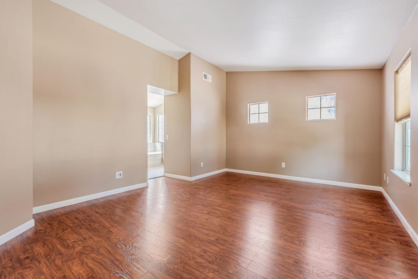 Detail Gallery Image 33 of 54 For 2829 Rubino Cir, San Jose,  CA 95125 - 4 Beds | 2/1 Baths