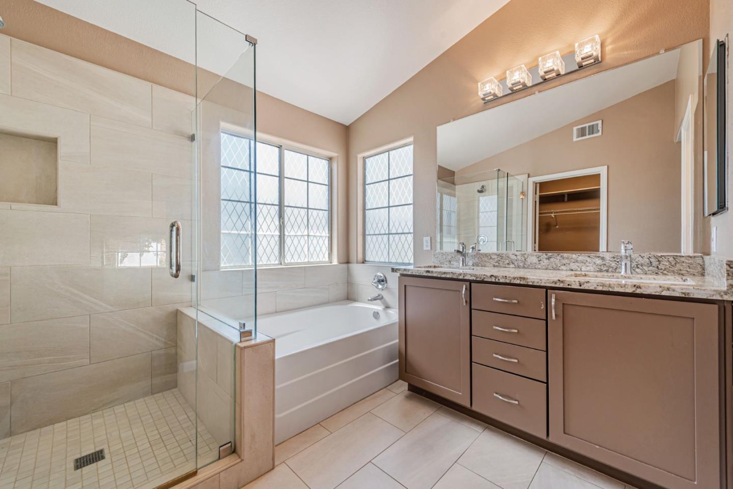 Detail Gallery Image 41 of 54 For 2829 Rubino Cir, San Jose,  CA 95125 - 4 Beds | 2/1 Baths