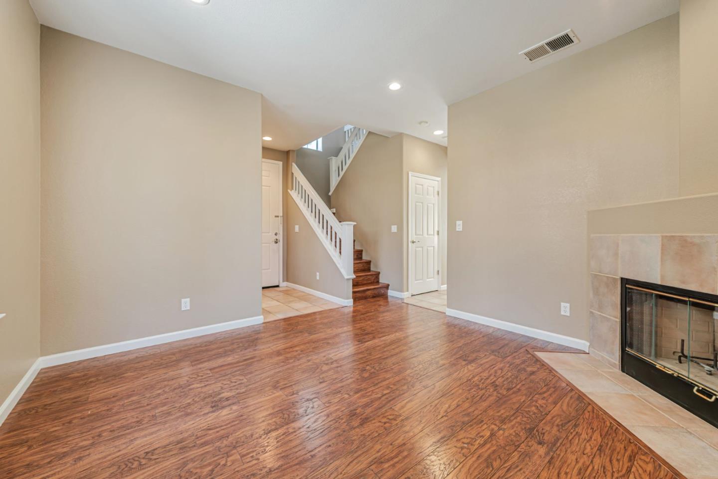 Detail Gallery Image 9 of 54 For 2829 Rubino Cir, San Jose,  CA 95125 - 4 Beds | 2/1 Baths