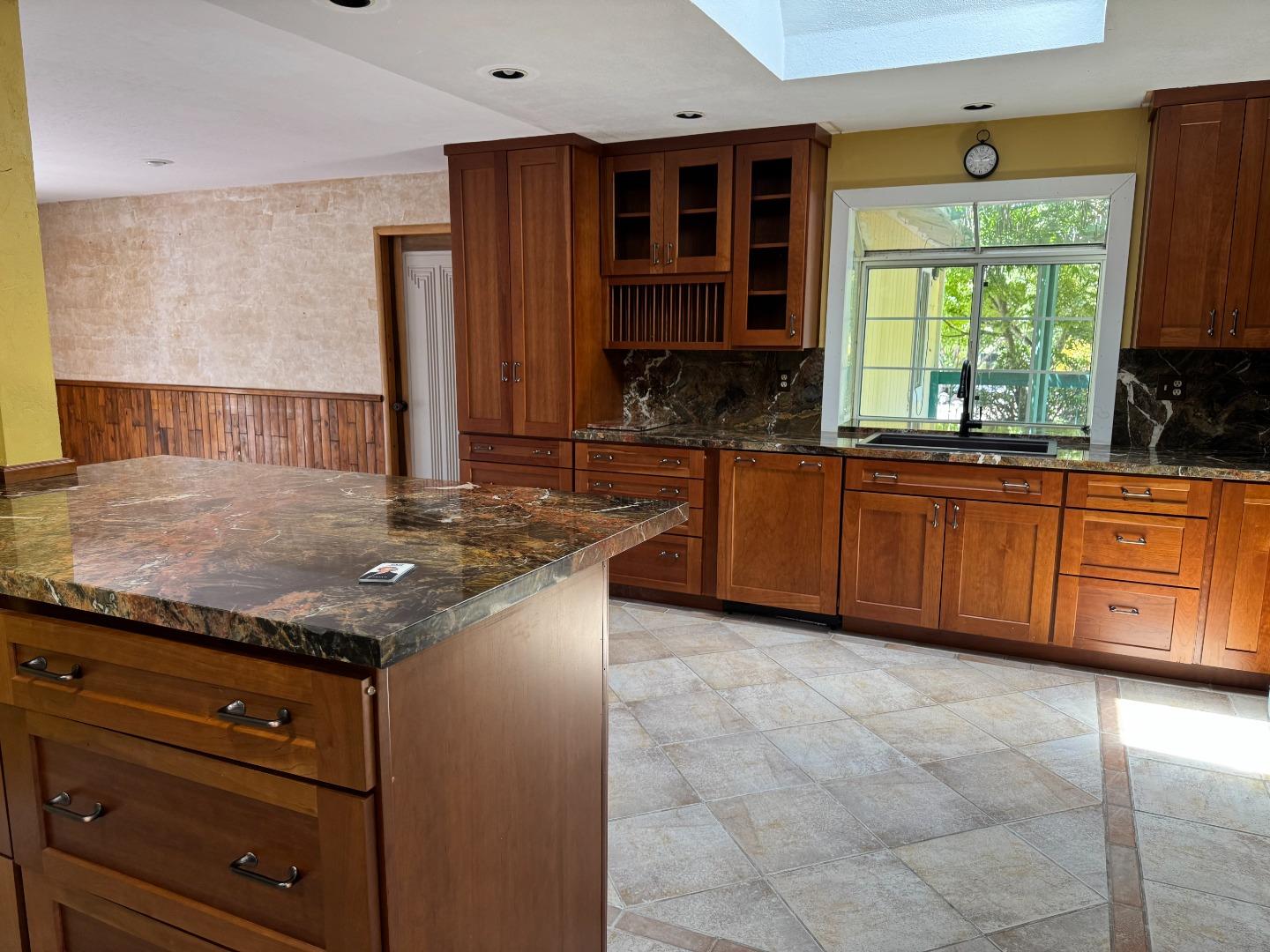 Detail Gallery Image 10 of 35 For 3230 Oak View Ln, Morgan Hill,  CA 95037 - 3 Beds | 2/1 Baths