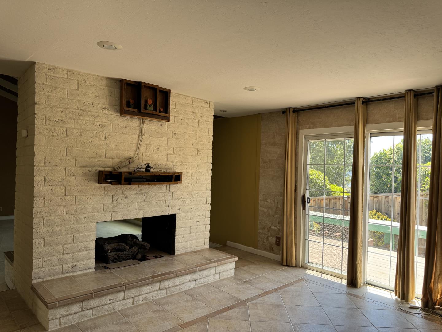 Detail Gallery Image 11 of 35 For 3230 Oak View Ln, Morgan Hill,  CA 95037 - 3 Beds | 2/1 Baths