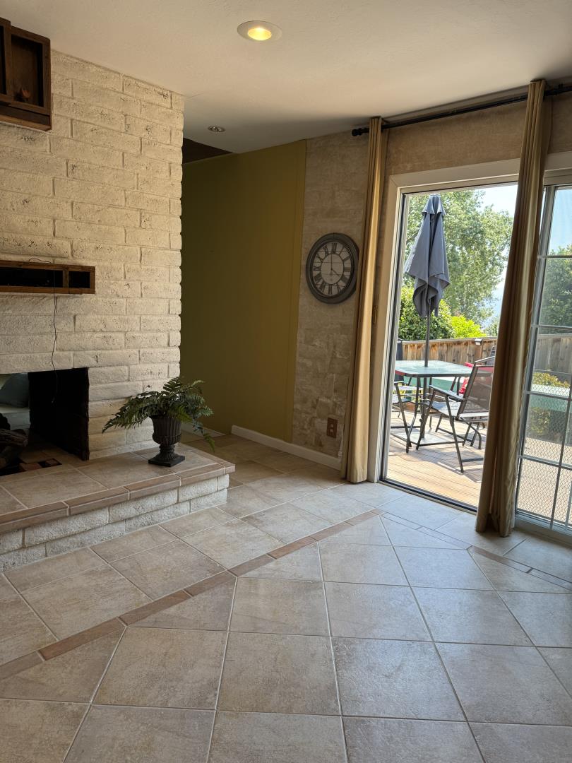 Detail Gallery Image 14 of 35 For 3230 Oak View Ln, Morgan Hill,  CA 95037 - 3 Beds | 2/1 Baths