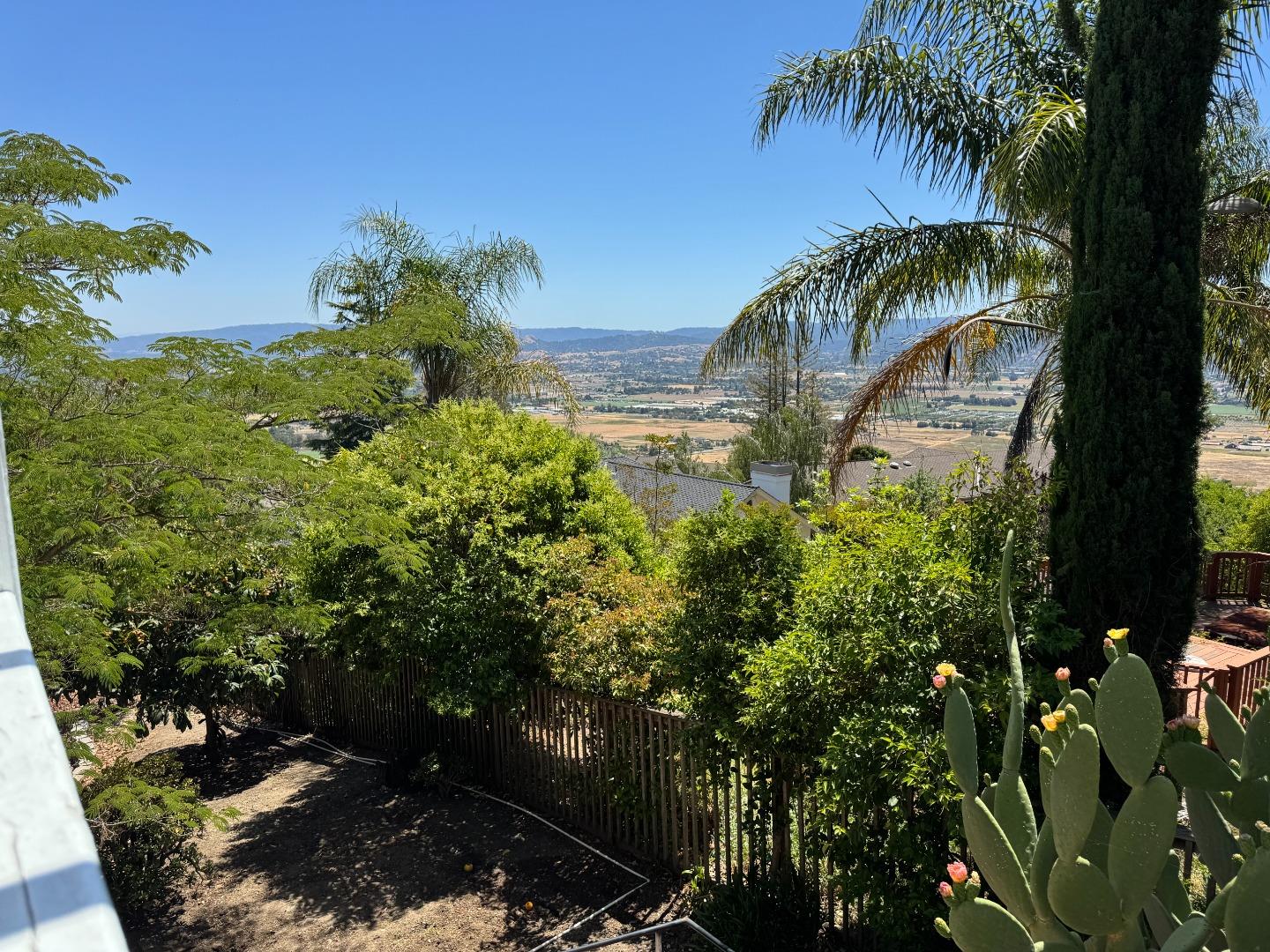 Detail Gallery Image 25 of 35 For 3230 Oak View Ln, Morgan Hill,  CA 95037 - 3 Beds | 2/1 Baths