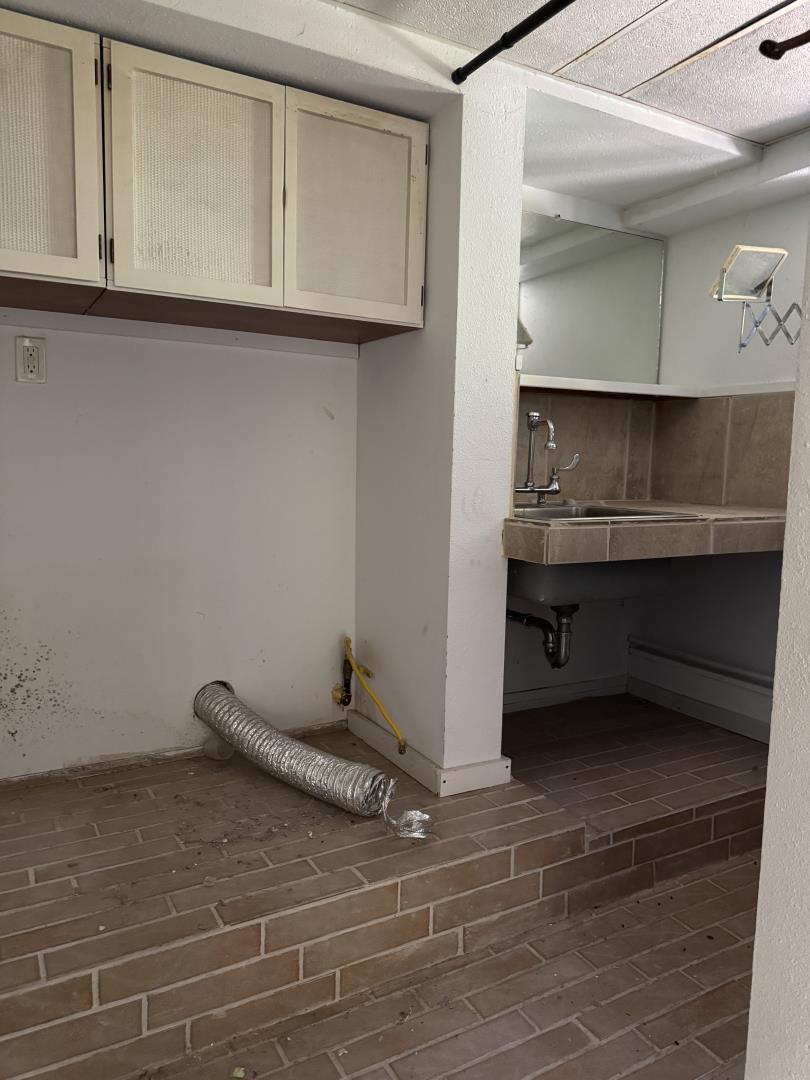 Detail Gallery Image 33 of 35 For 3230 Oak View Ln, Morgan Hill,  CA 95037 - 3 Beds | 2/1 Baths