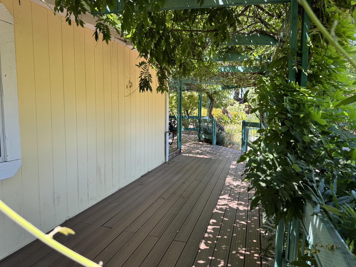 Detail Gallery Image 5 of 35 For 3230 Oak View Ln, Morgan Hill,  CA 95037 - 3 Beds | 2/1 Baths