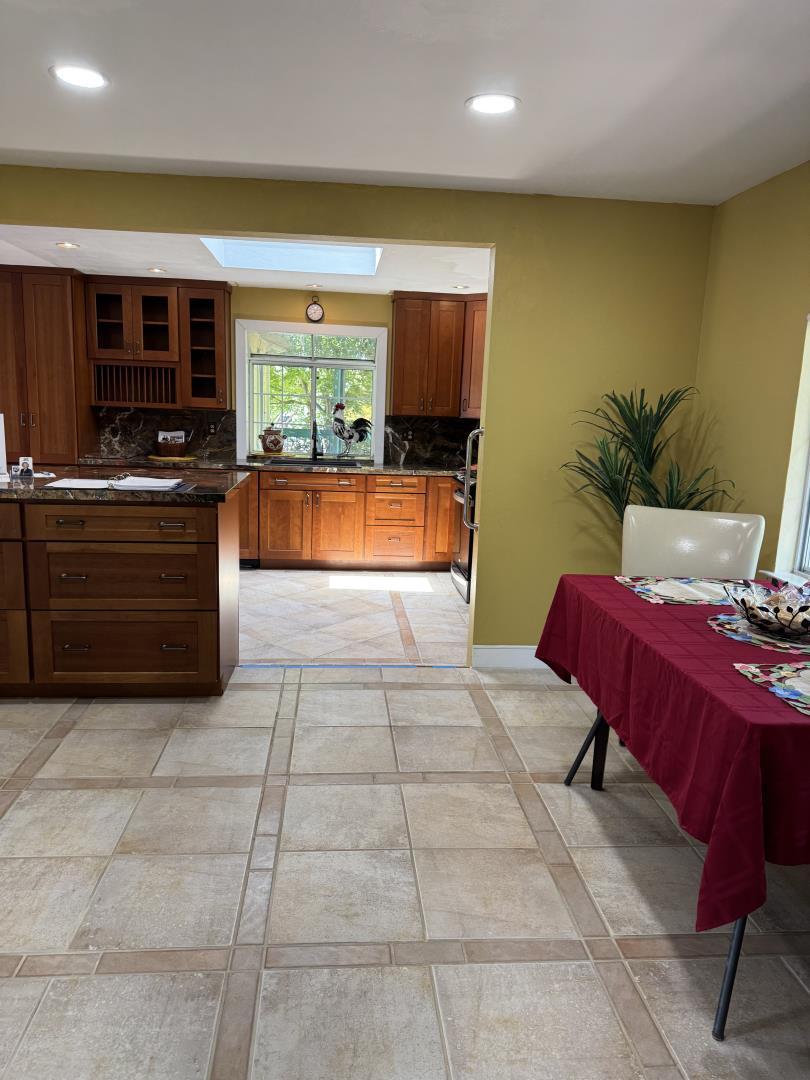 Detail Gallery Image 7 of 35 For 3230 Oak View Ln, Morgan Hill,  CA 95037 - 3 Beds | 2/1 Baths