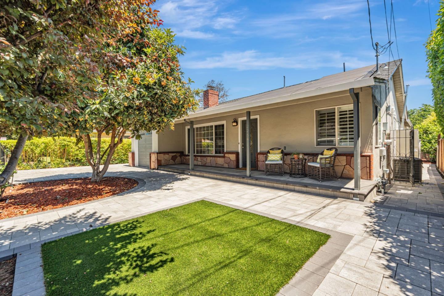 Detail Gallery Image 2 of 38 For 2284 Dumbarton Ave, East Palo Alto,  CA 94303 - 3 Beds | 2 Baths