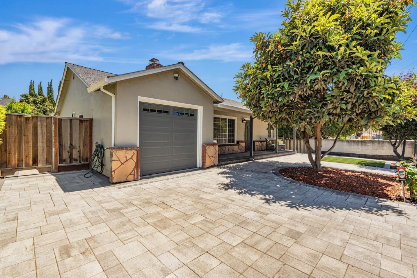 Detail Gallery Image 3 of 38 For 2284 Dumbarton Ave, East Palo Alto,  CA 94303 - 3 Beds | 2 Baths