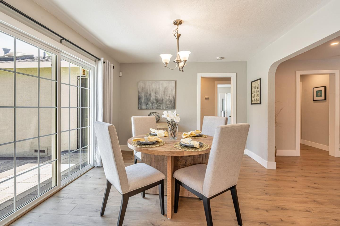 Detail Gallery Image 9 of 38 For 2284 Dumbarton Ave, East Palo Alto,  CA 94303 - 3 Beds | 2 Baths