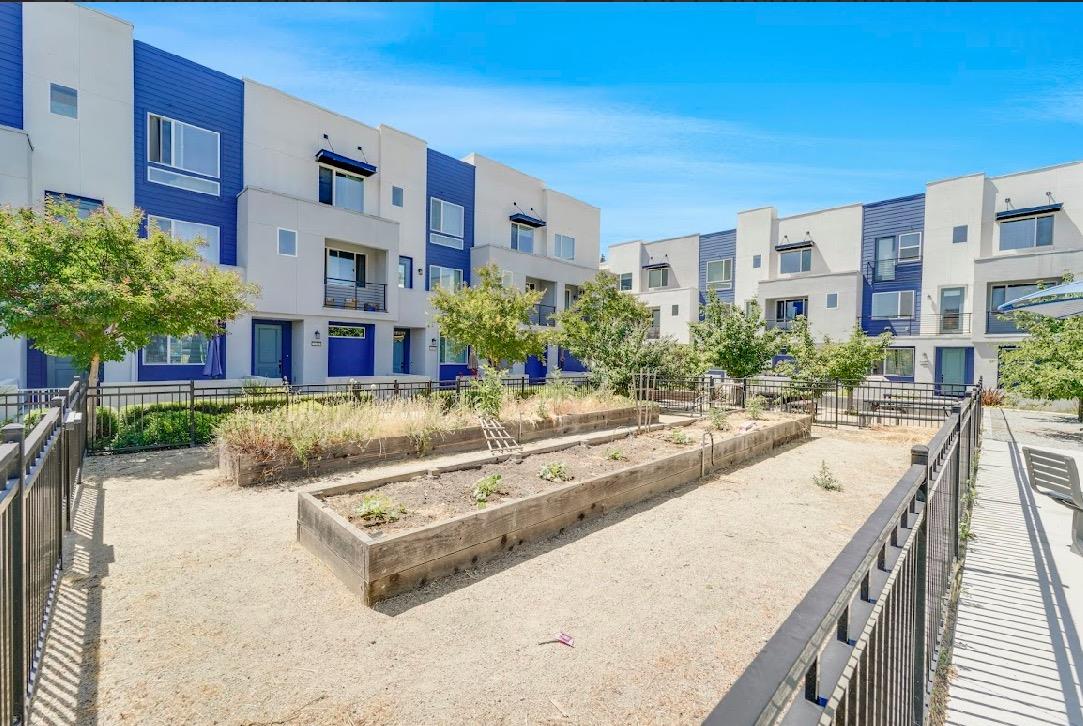 Detail Gallery Image 69 of 76 For 750 Fruit Ranch Loop, San Jose,  CA 95133 - 4 Beds | 4 Baths