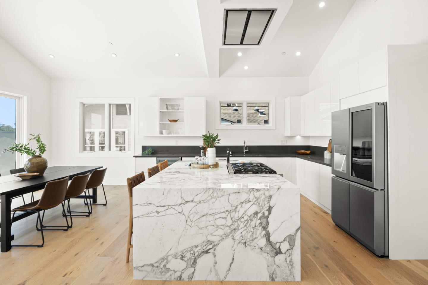 Detail Gallery Image 10 of 43 For 1120 Columbus St, El Granada,  CA 94019 - 3 Beds | 3/1 Baths