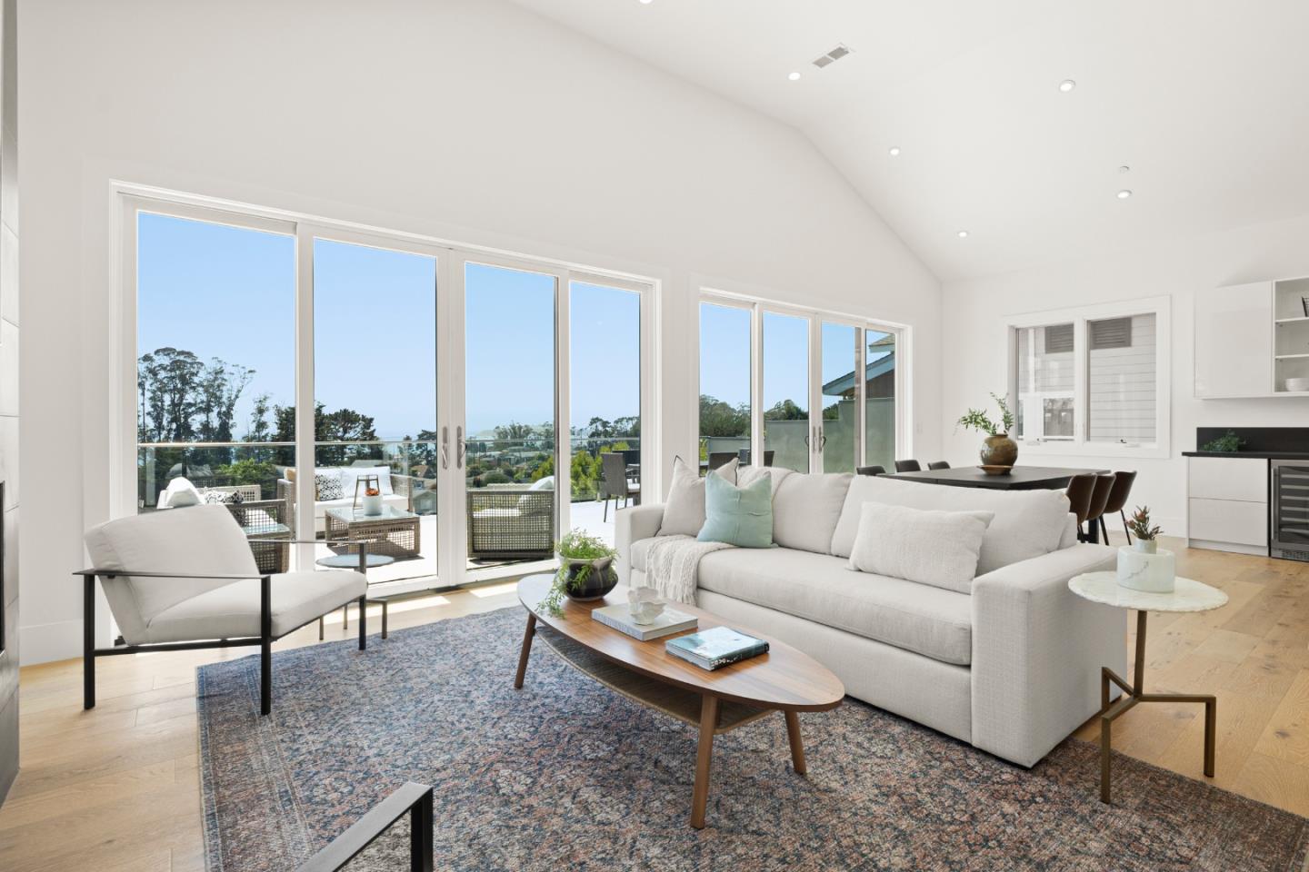 Detail Gallery Image 14 of 43 For 1120 Columbus St, El Granada,  CA 94019 - 3 Beds | 3/1 Baths