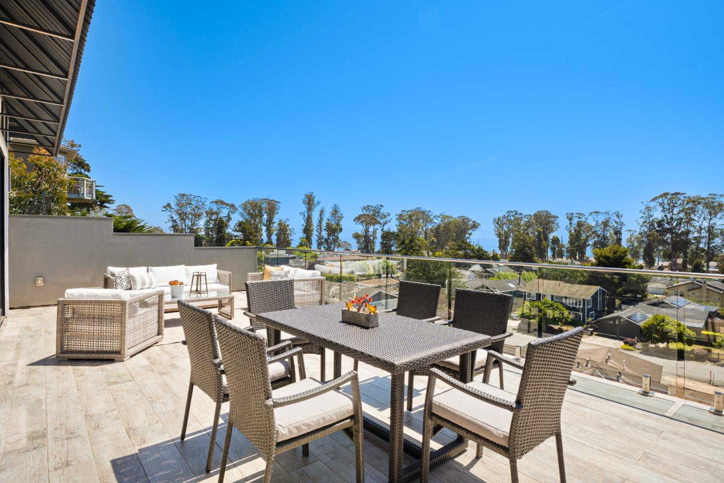 Detail Gallery Image 16 of 43 For 1120 Columbus St, El Granada,  CA 94019 - 3 Beds | 3/1 Baths
