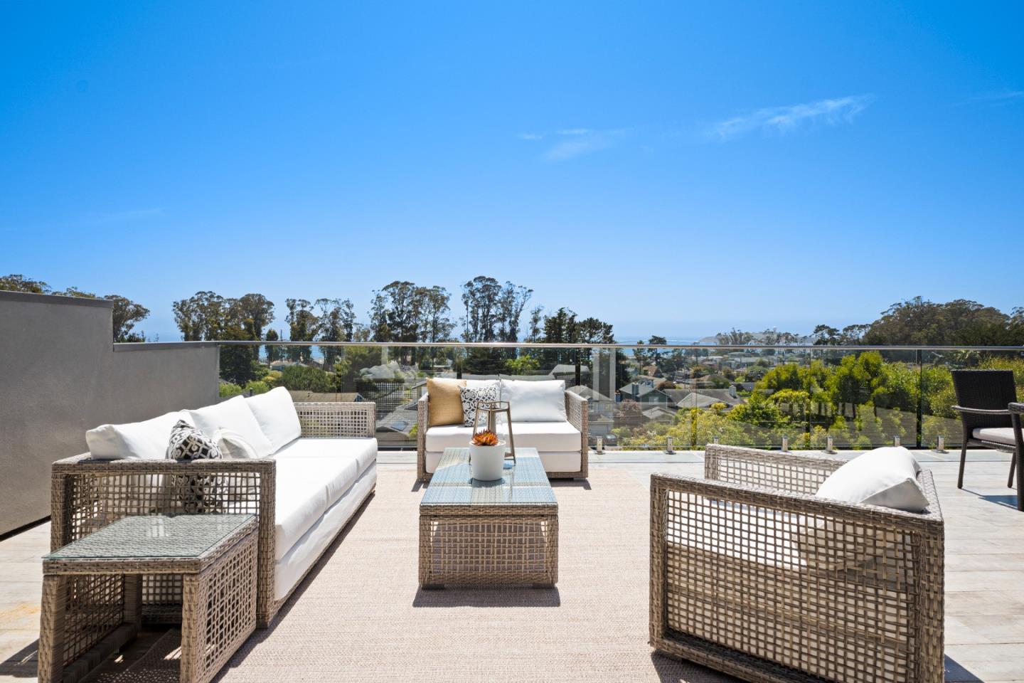 Detail Gallery Image 18 of 43 For 1120 Columbus St, El Granada,  CA 94019 - 3 Beds | 3/1 Baths