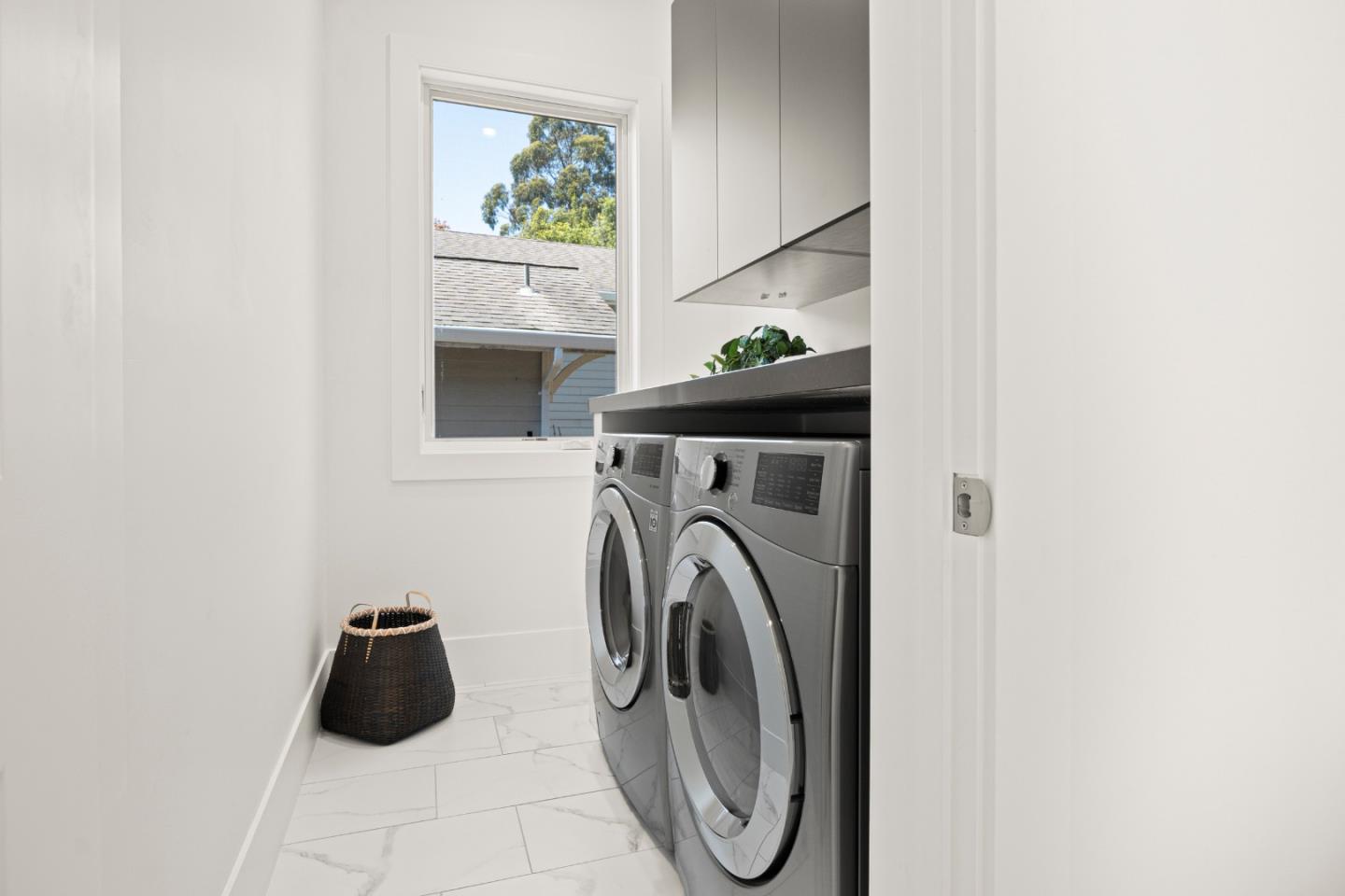 Detail Gallery Image 20 of 43 For 1120 Columbus St, El Granada,  CA 94019 - 3 Beds | 3/1 Baths