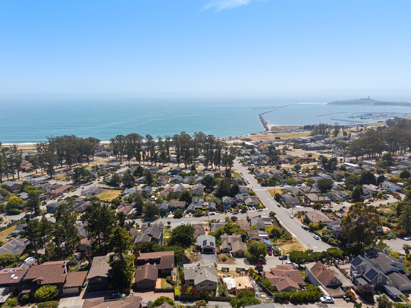 Detail Gallery Image 41 of 43 For 1120 Columbus St, El Granada,  CA 94019 - 3 Beds | 3/1 Baths