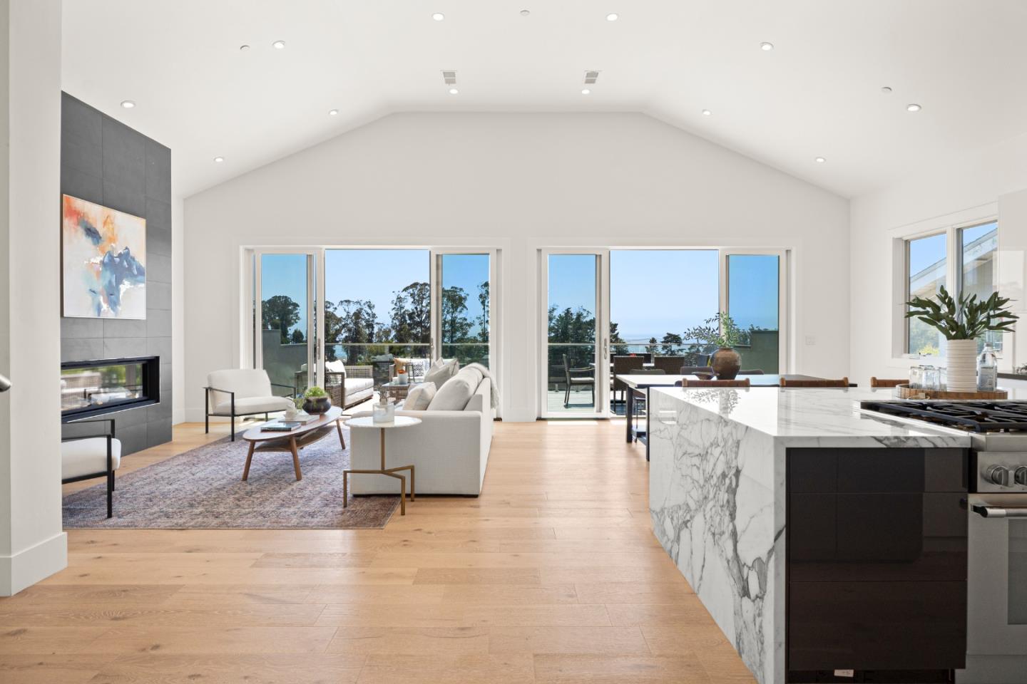 Detail Gallery Image 9 of 43 For 1120 Columbus St, El Granada,  CA 94019 - 3 Beds | 3/1 Baths