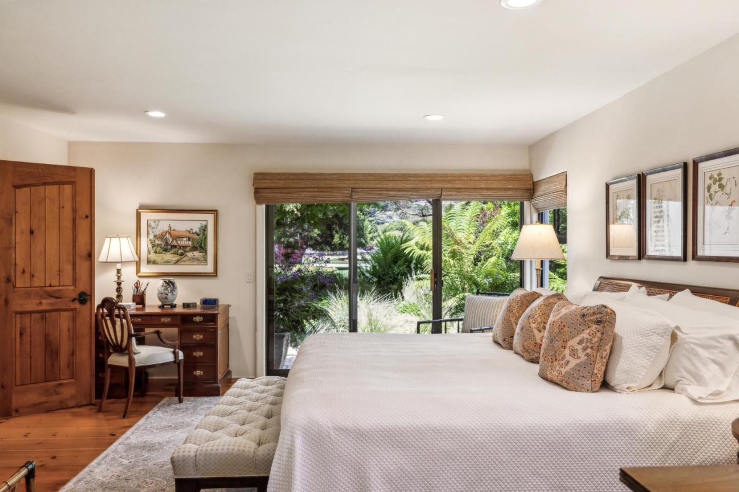 Detail Gallery Image 10 of 36 For 9546 Maple Ct, Carmel,  CA 93923 - 3 Beds | 3 Baths