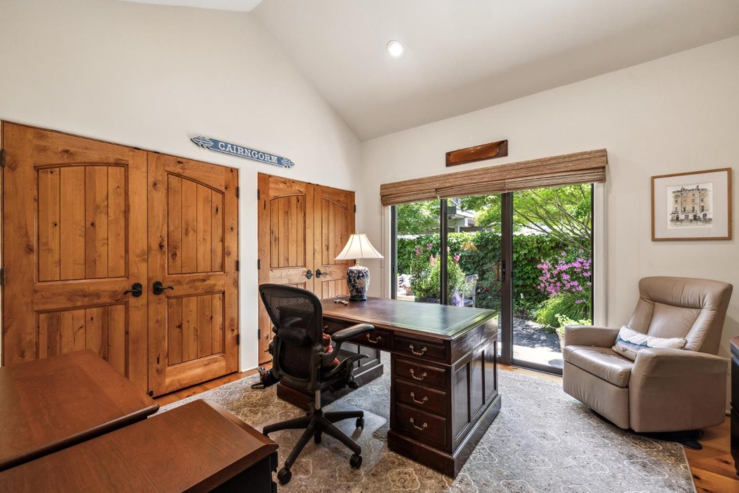Detail Gallery Image 12 of 36 For 9546 Maple Ct, Carmel,  CA 93923 - 3 Beds | 3 Baths