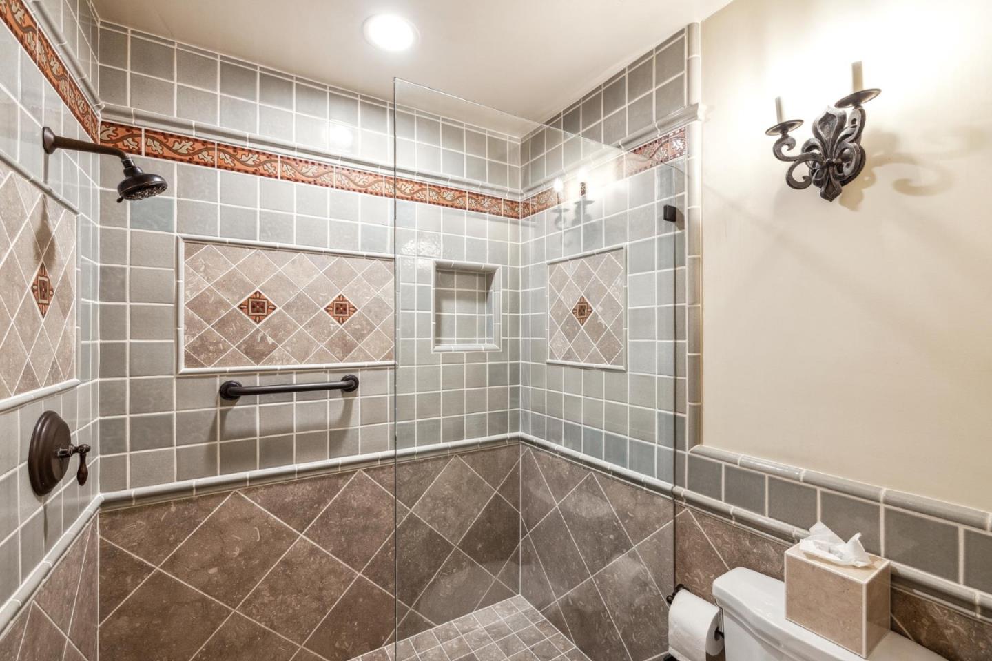 Detail Gallery Image 13 of 36 For 9546 Maple Ct, Carmel,  CA 93923 - 3 Beds | 3 Baths