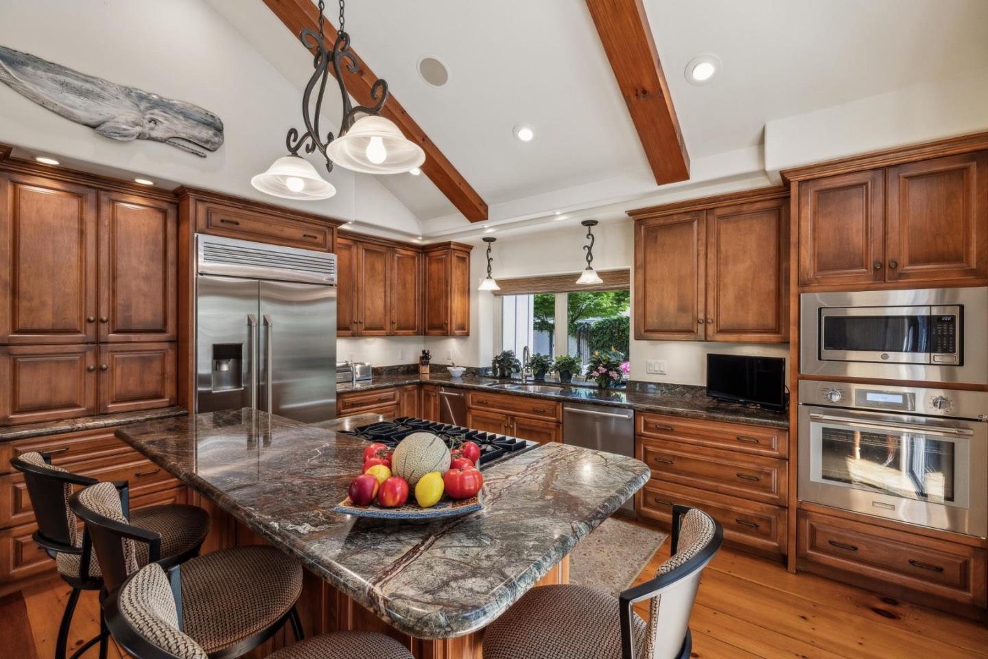 Detail Gallery Image 16 of 36 For 9546 Maple Ct, Carmel,  CA 93923 - 3 Beds | 3 Baths