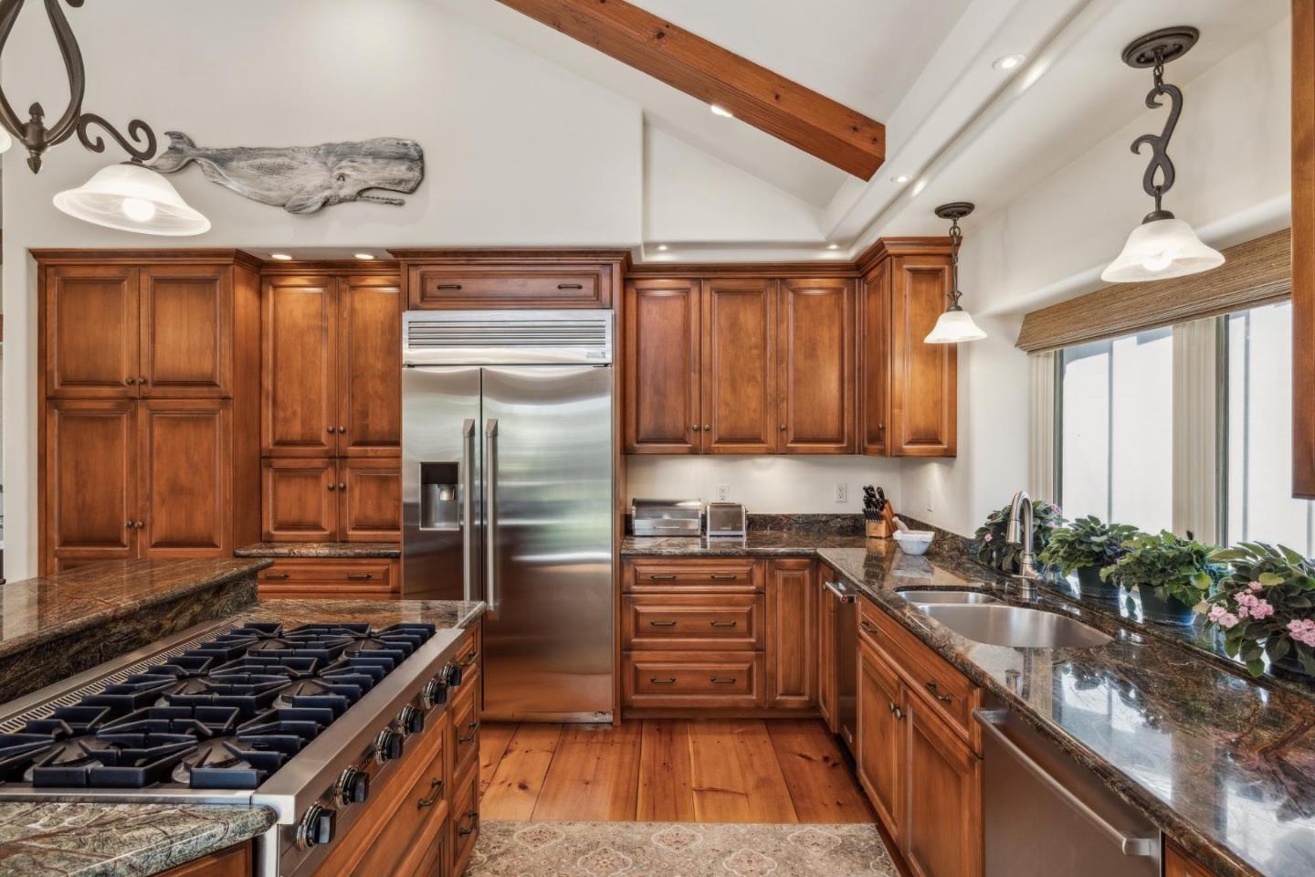 Detail Gallery Image 17 of 36 For 9546 Maple Ct, Carmel,  CA 93923 - 3 Beds | 3 Baths