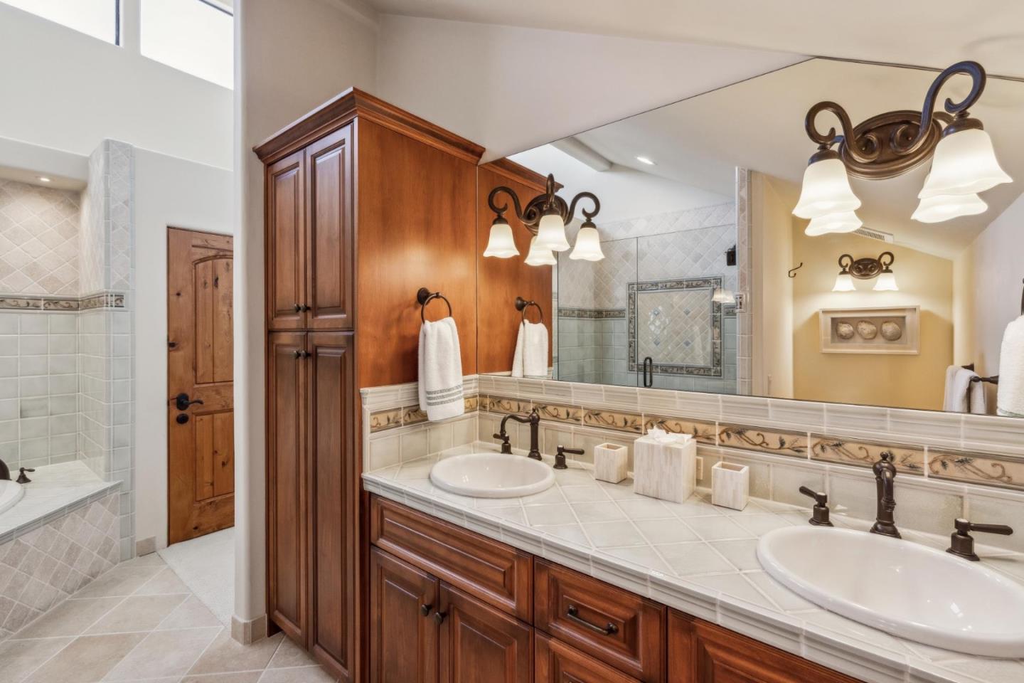 Detail Gallery Image 21 of 36 For 9546 Maple Ct, Carmel,  CA 93923 - 3 Beds | 3 Baths