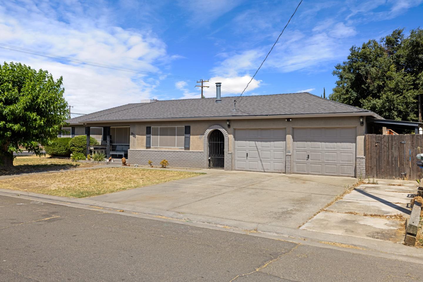 Detail Gallery Image 2 of 41 For 2120 Louise Ave, Ceres,  CA 95307 - 3 Beds | 1 Baths