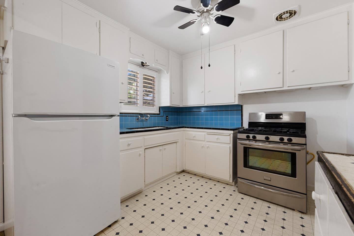 Detail Gallery Image 21 of 41 For 2120 Louise Ave, Ceres,  CA 95307 - 3 Beds | 1 Baths