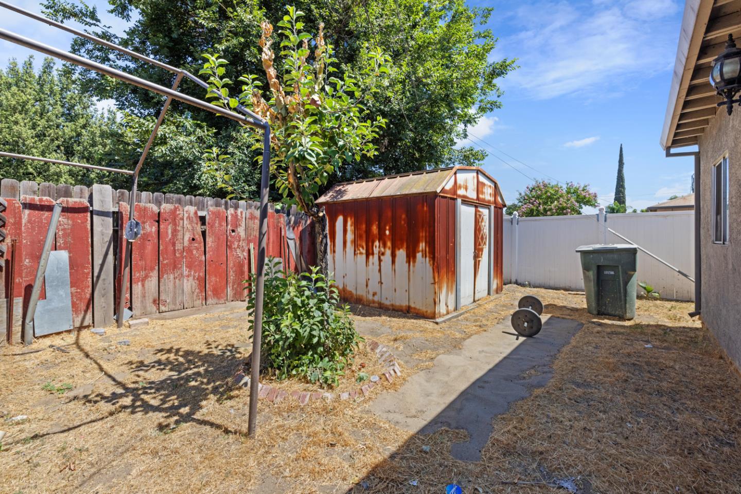Detail Gallery Image 30 of 41 For 2120 Louise Ave, Ceres,  CA 95307 - 3 Beds | 1 Baths