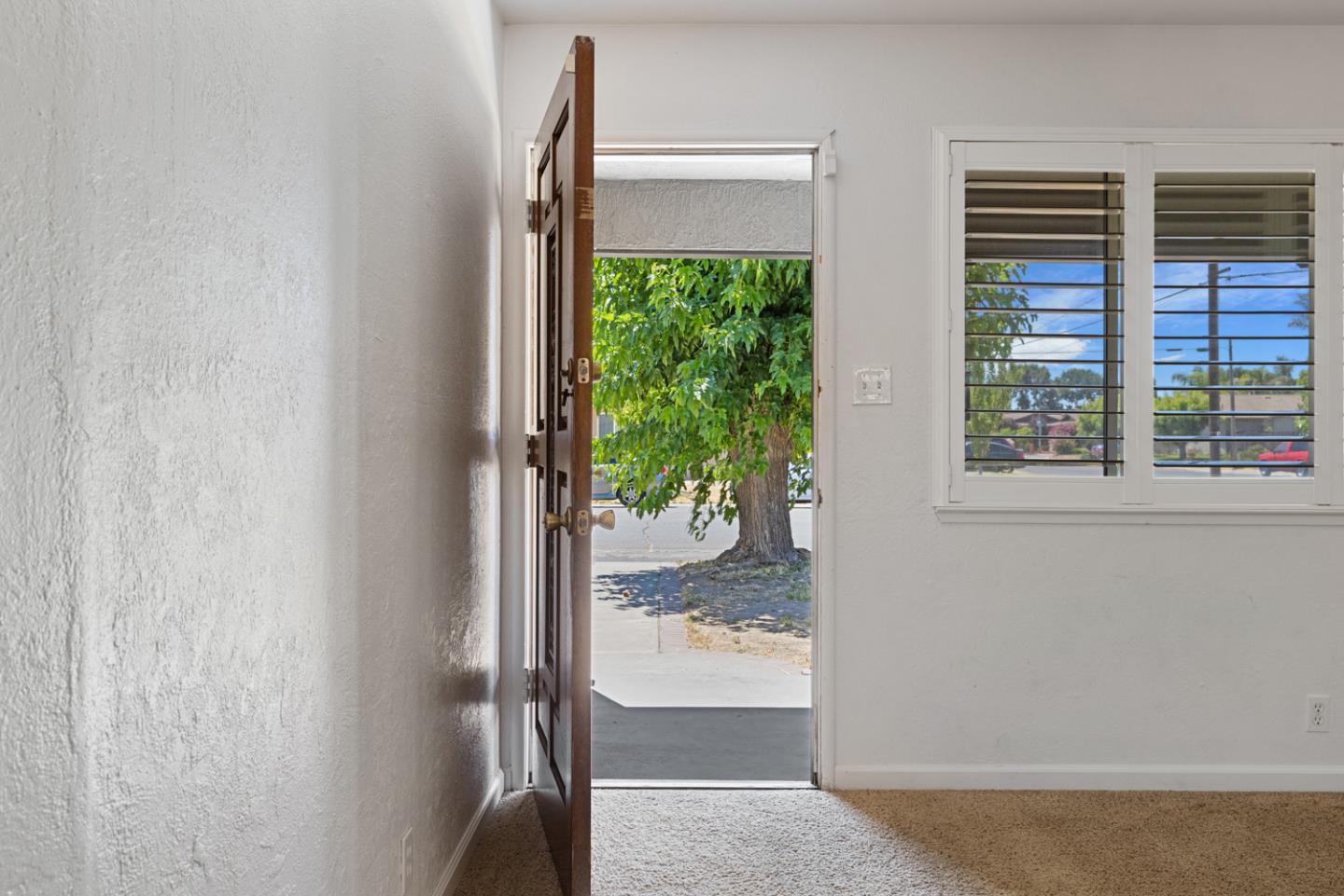 Detail Gallery Image 7 of 41 For 2120 Louise Ave, Ceres,  CA 95307 - 3 Beds | 1 Baths