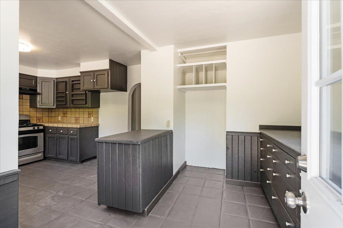 Detail Gallery Image 13 of 90 For 1221 Old San Jose Rd, Soquel,  CA 95073 - 5 Beds | 2/1 Baths