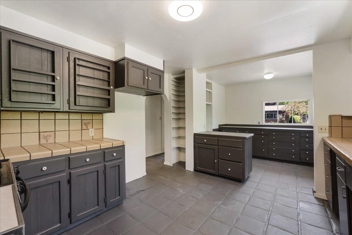 Detail Gallery Image 16 of 90 For 1221 Old San Jose Rd, Soquel,  CA 95073 - 5 Beds | 2/1 Baths