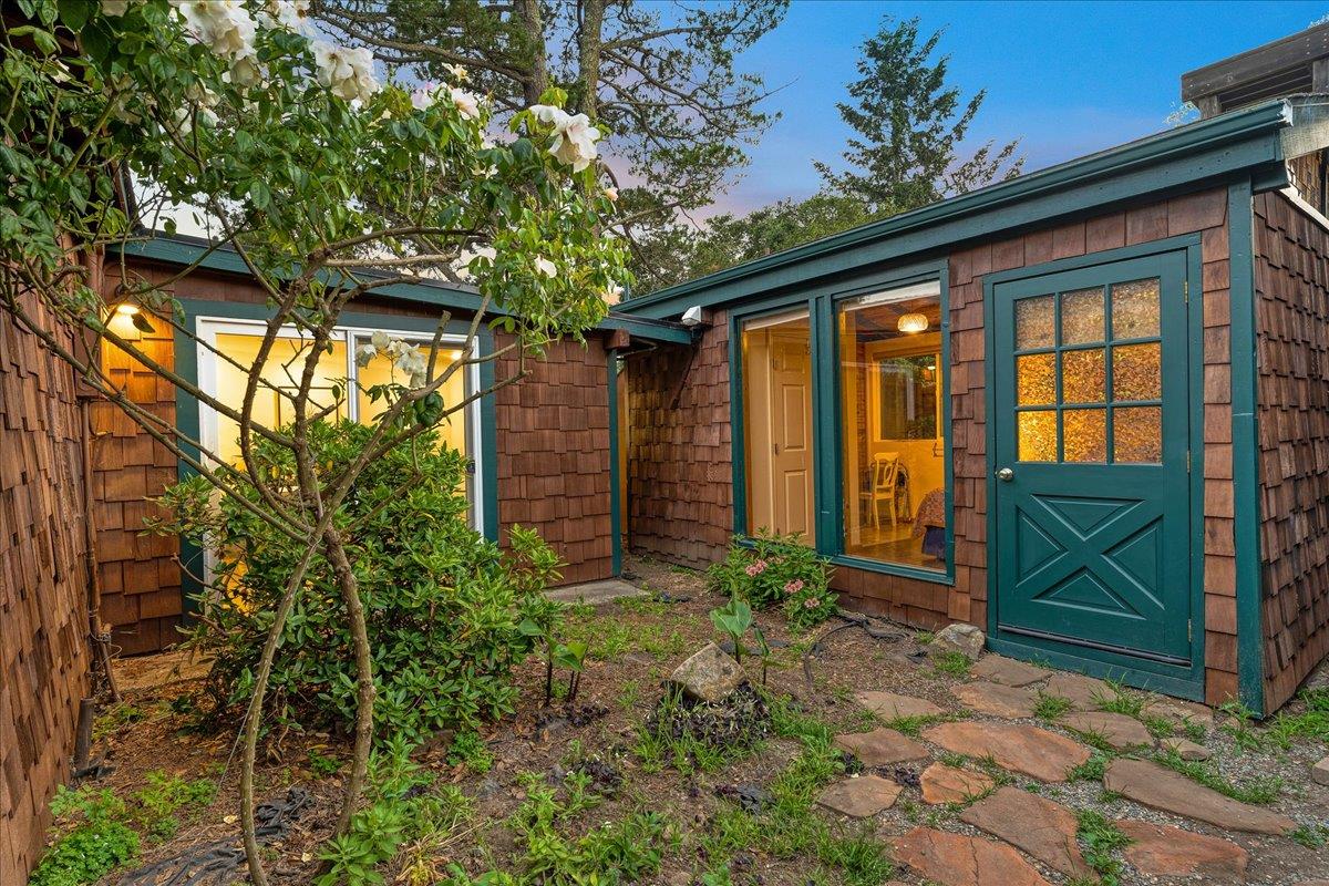 Detail Gallery Image 7 of 90 For 1221 Old San Jose Rd, Soquel,  CA 95073 - 5 Beds | 2/1 Baths