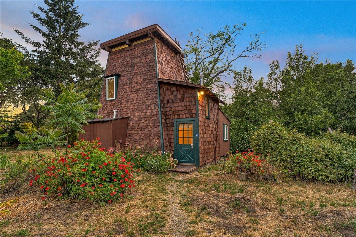 Detail Gallery Image 9 of 90 For 1221 Old San Jose Rd, Soquel,  CA 95073 - 5 Beds | 2/1 Baths