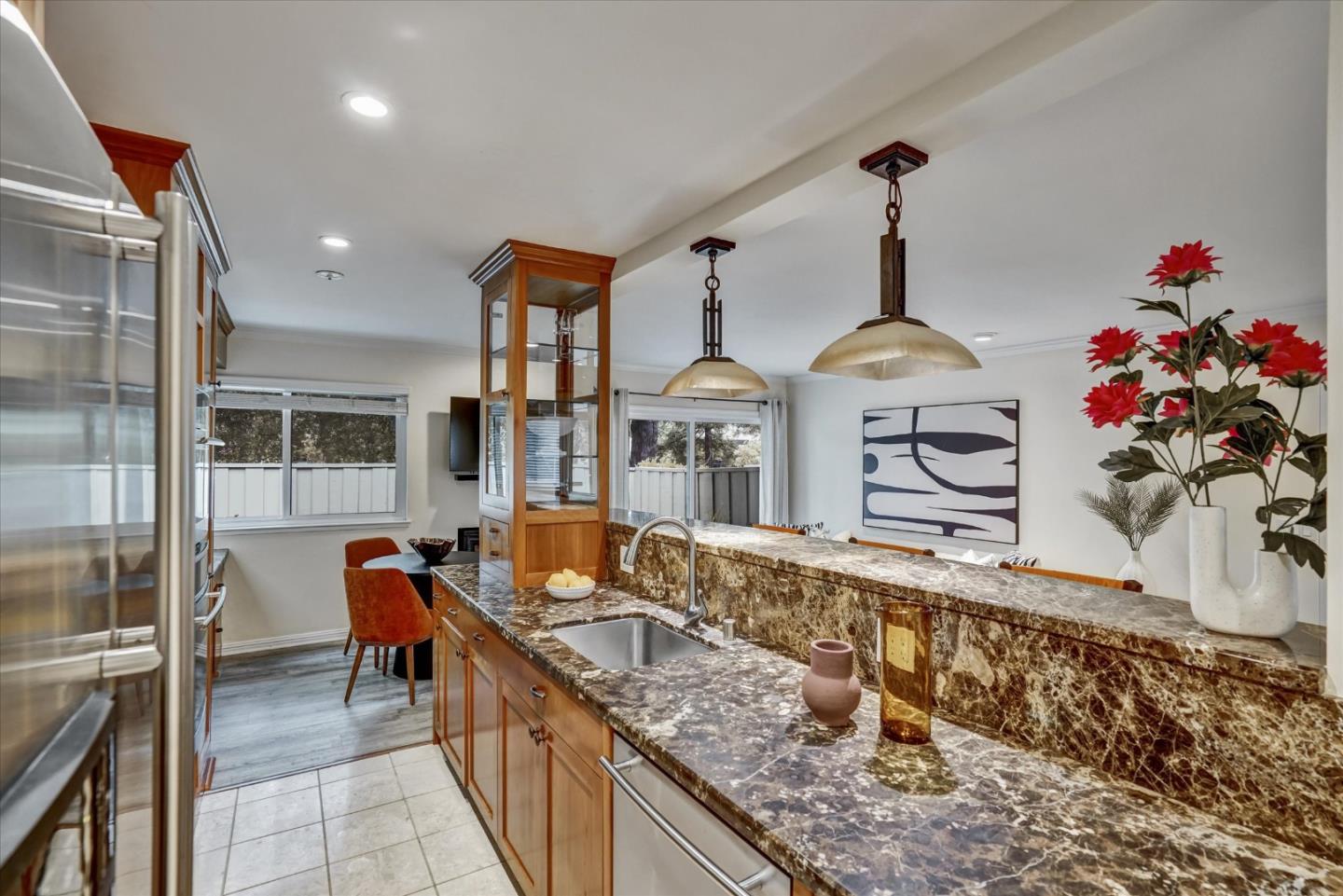 Detail Gallery Image 16 of 41 For 1070 Mercedes Ave #2,  Los Altos,  CA 94022 - 2 Beds | 2 Baths
