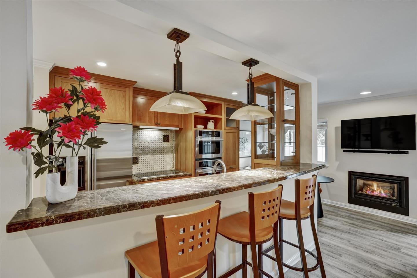 Detail Gallery Image 17 of 41 For 1070 Mercedes Ave #2,  Los Altos,  CA 94022 - 2 Beds | 2 Baths