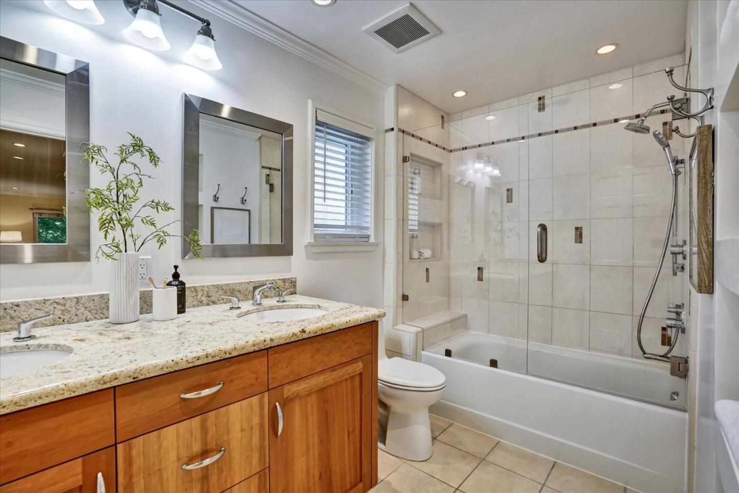 Detail Gallery Image 31 of 41 For 1070 Mercedes Ave #2,  Los Altos,  CA 94022 - 2 Beds | 2 Baths