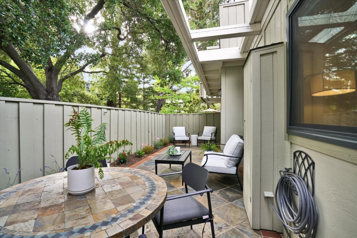 Detail Gallery Image 33 of 41 For 1070 Mercedes Ave #2,  Los Altos,  CA 94022 - 2 Beds | 2 Baths
