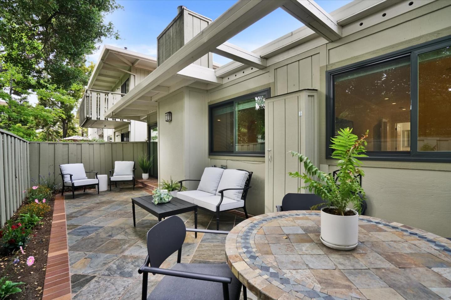 Detail Gallery Image 34 of 41 For 1070 Mercedes Ave #2,  Los Altos,  CA 94022 - 2 Beds | 2 Baths