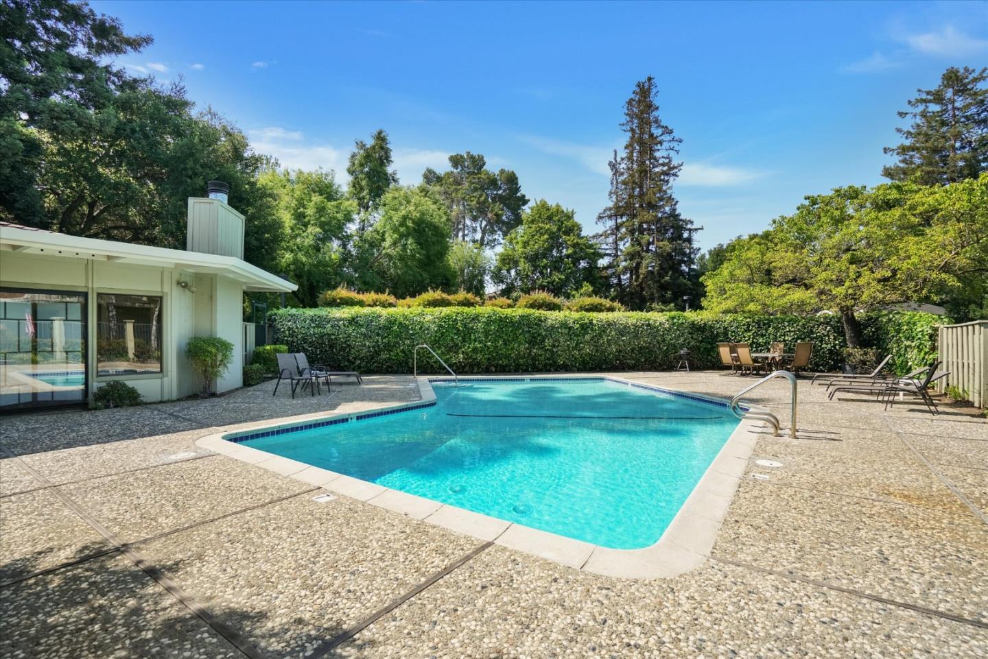 Detail Gallery Image 35 of 41 For 1070 Mercedes Ave #2,  Los Altos,  CA 94022 - 2 Beds | 2 Baths