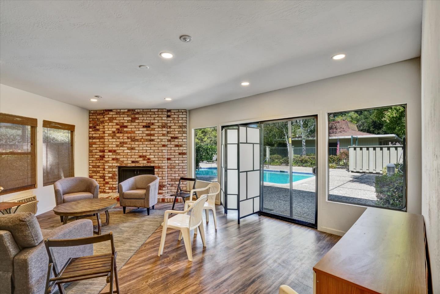 Detail Gallery Image 38 of 41 For 1070 Mercedes Ave #2,  Los Altos,  CA 94022 - 2 Beds | 2 Baths
