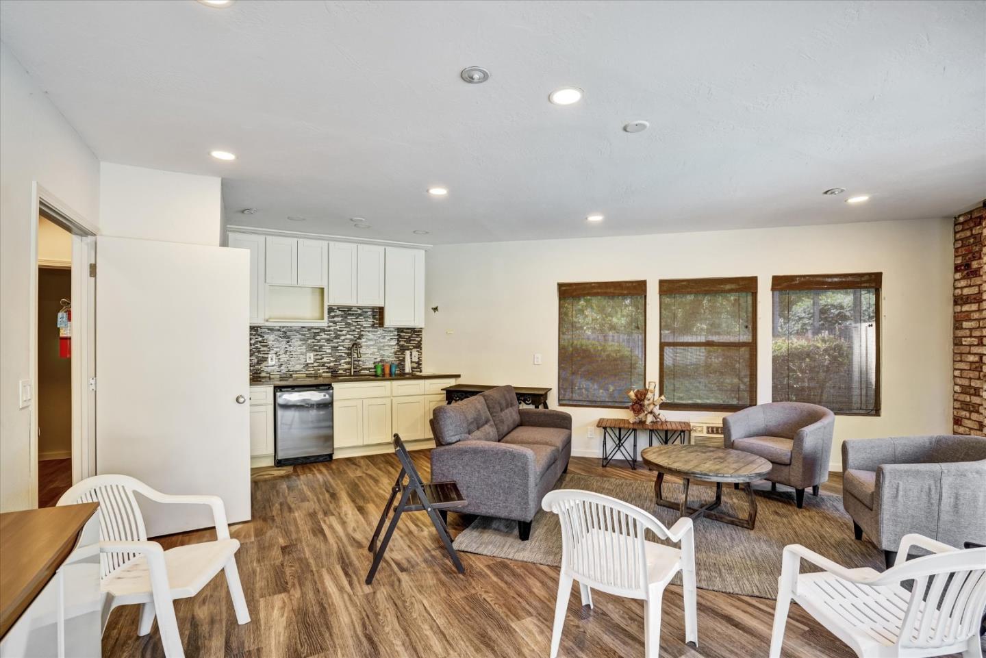 Detail Gallery Image 39 of 41 For 1070 Mercedes Ave #2,  Los Altos,  CA 94022 - 2 Beds | 2 Baths
