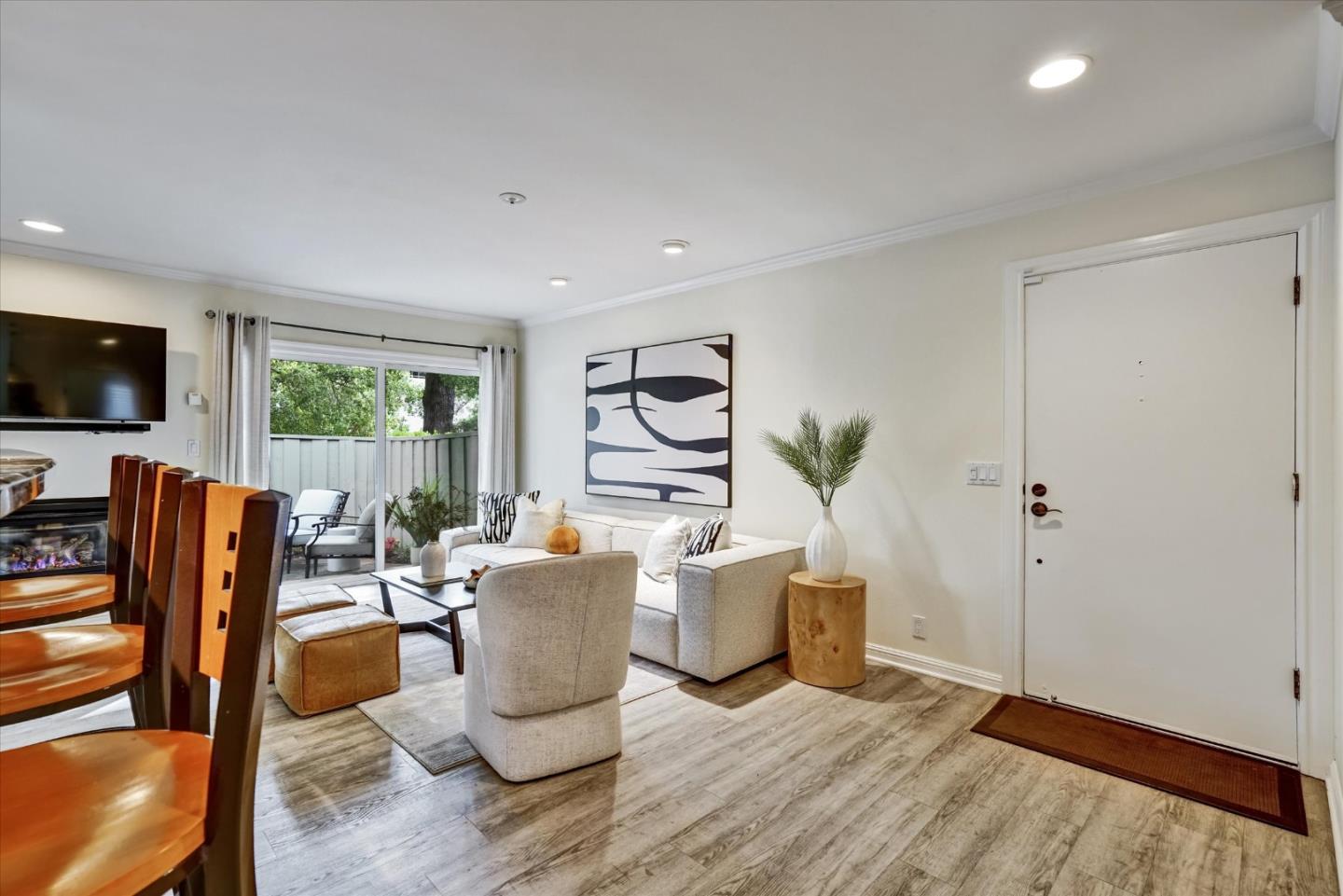 Detail Gallery Image 7 of 41 For 1070 Mercedes Ave #2,  Los Altos,  CA 94022 - 2 Beds | 2 Baths