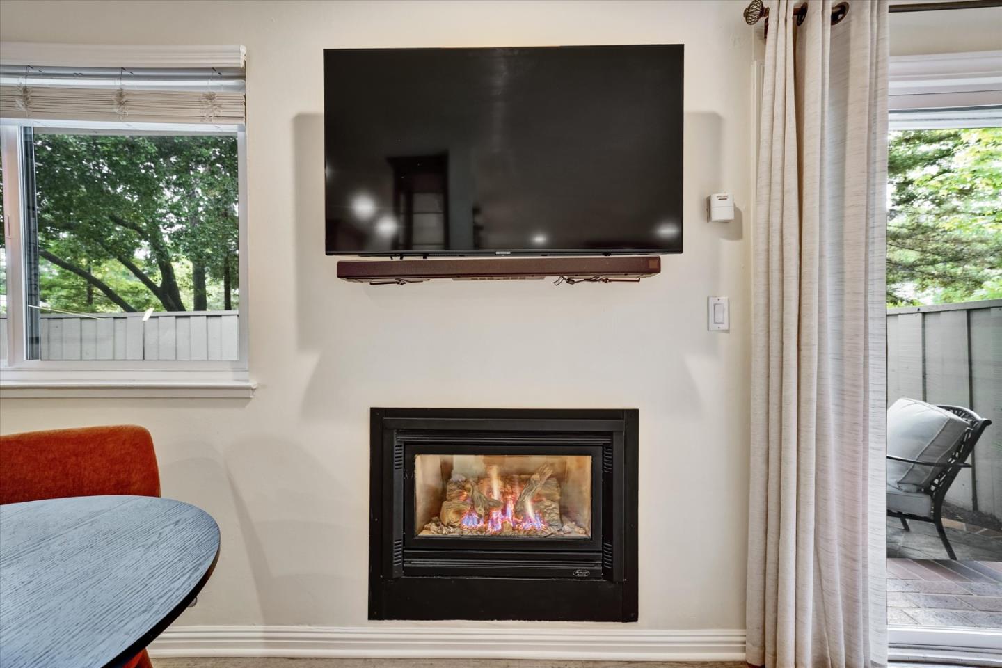 Detail Gallery Image 9 of 41 For 1070 Mercedes Ave #2,  Los Altos,  CA 94022 - 2 Beds | 2 Baths