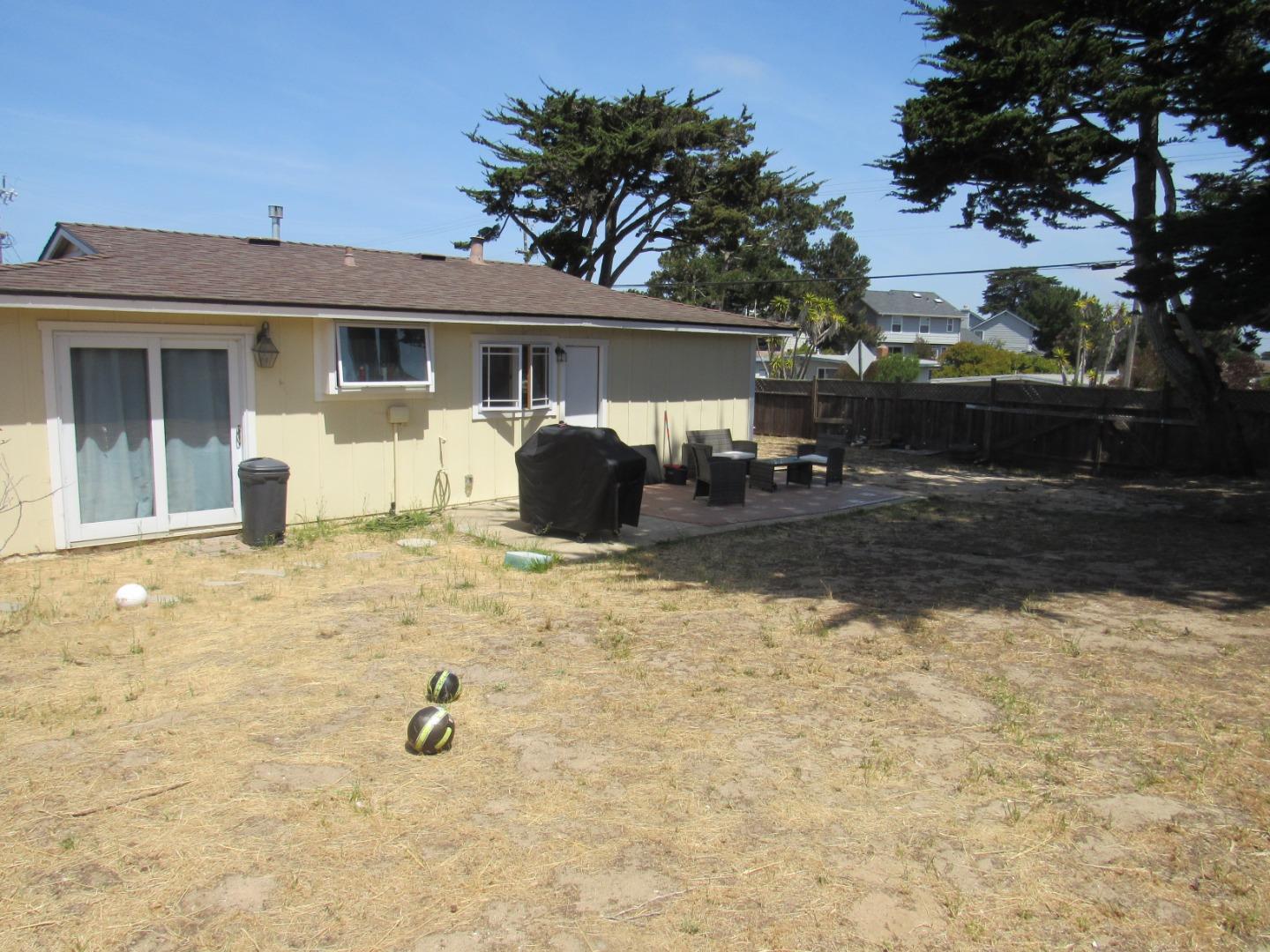 Detail Gallery Image 17 of 21 For 3038 King Cir, Marina,  CA 93933 - 3 Beds | 1 Baths