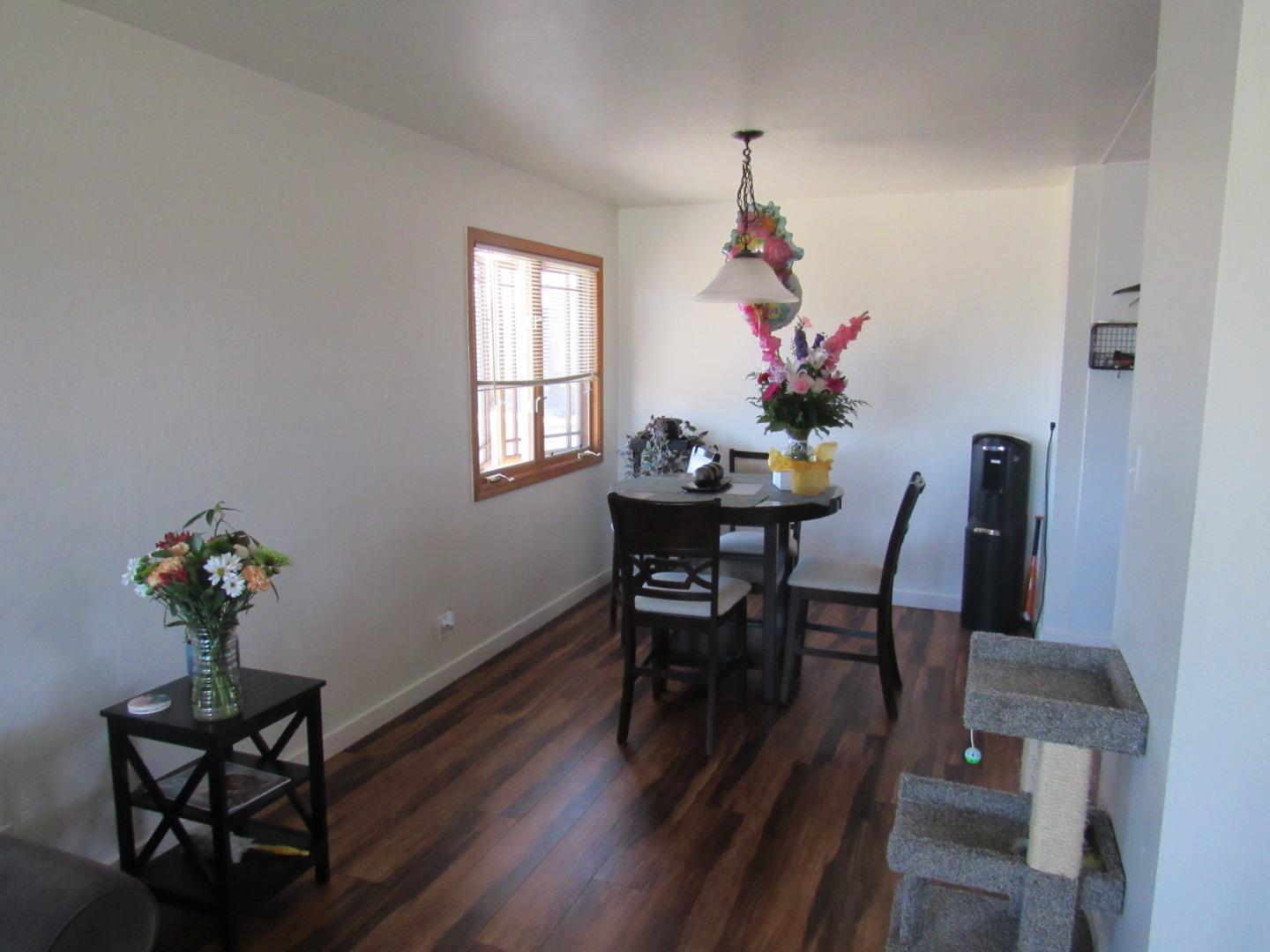 Detail Gallery Image 8 of 21 For 3038 King Cir, Marina,  CA 93933 - 3 Beds | 1 Baths